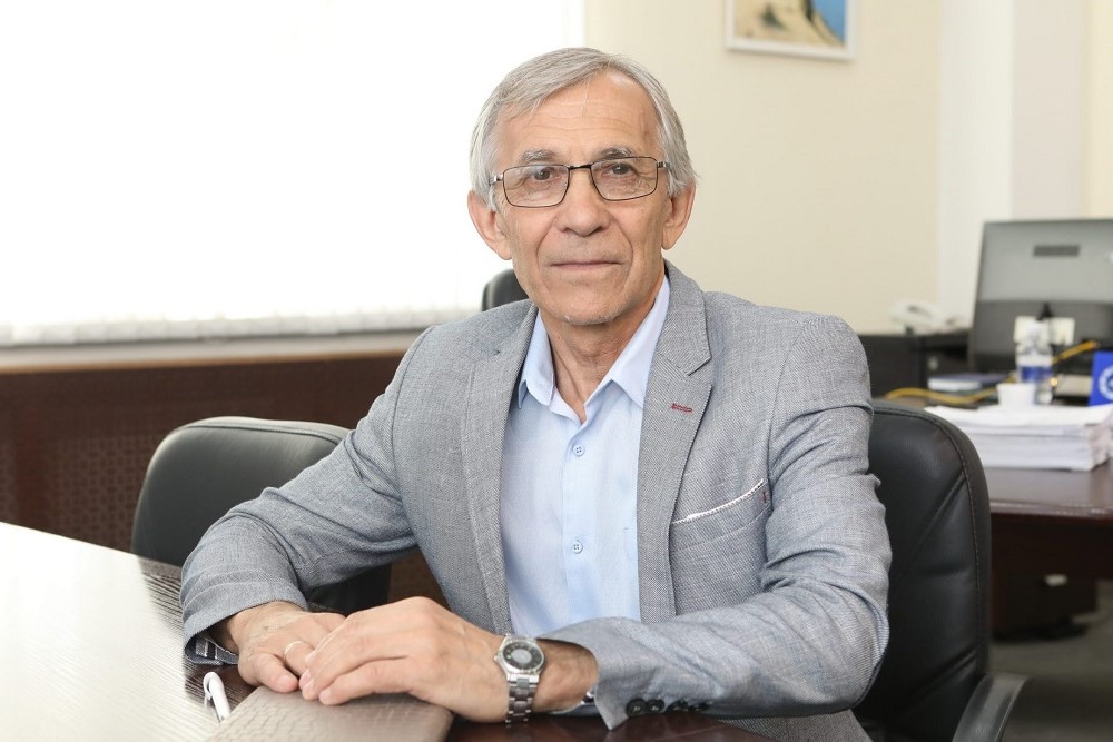 Академик РАН Валерий Стенников