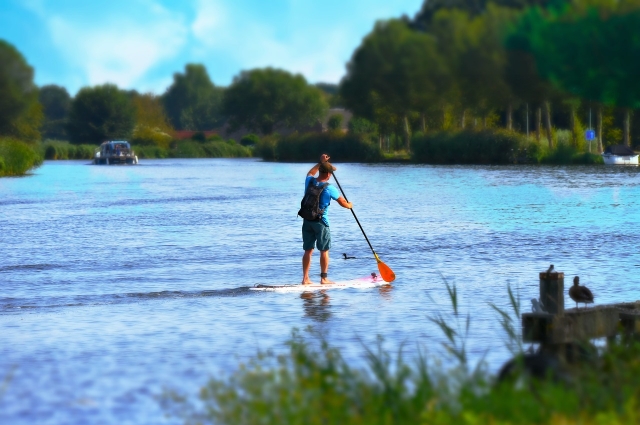 Неспешная прогулка на воде прекрасно расслабляет и снимает стресс.